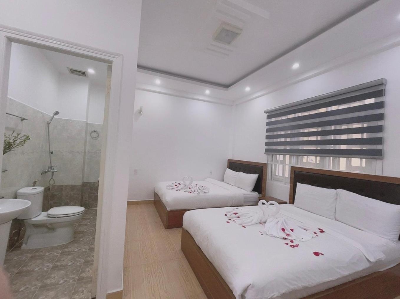 Phuong Vy Hotel Da Lat Exterior photo