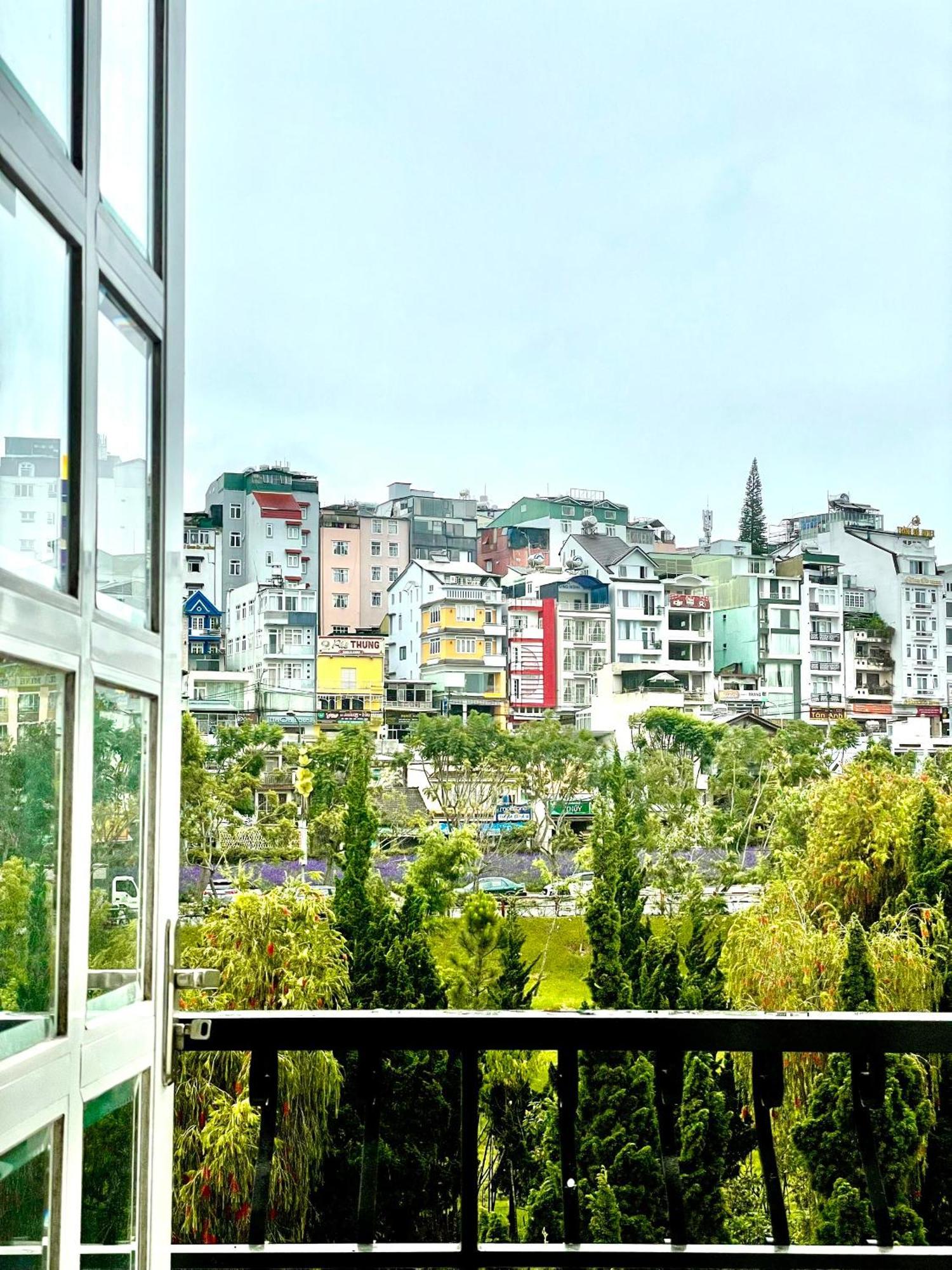 Phuong Vy Hotel Da Lat Exterior photo