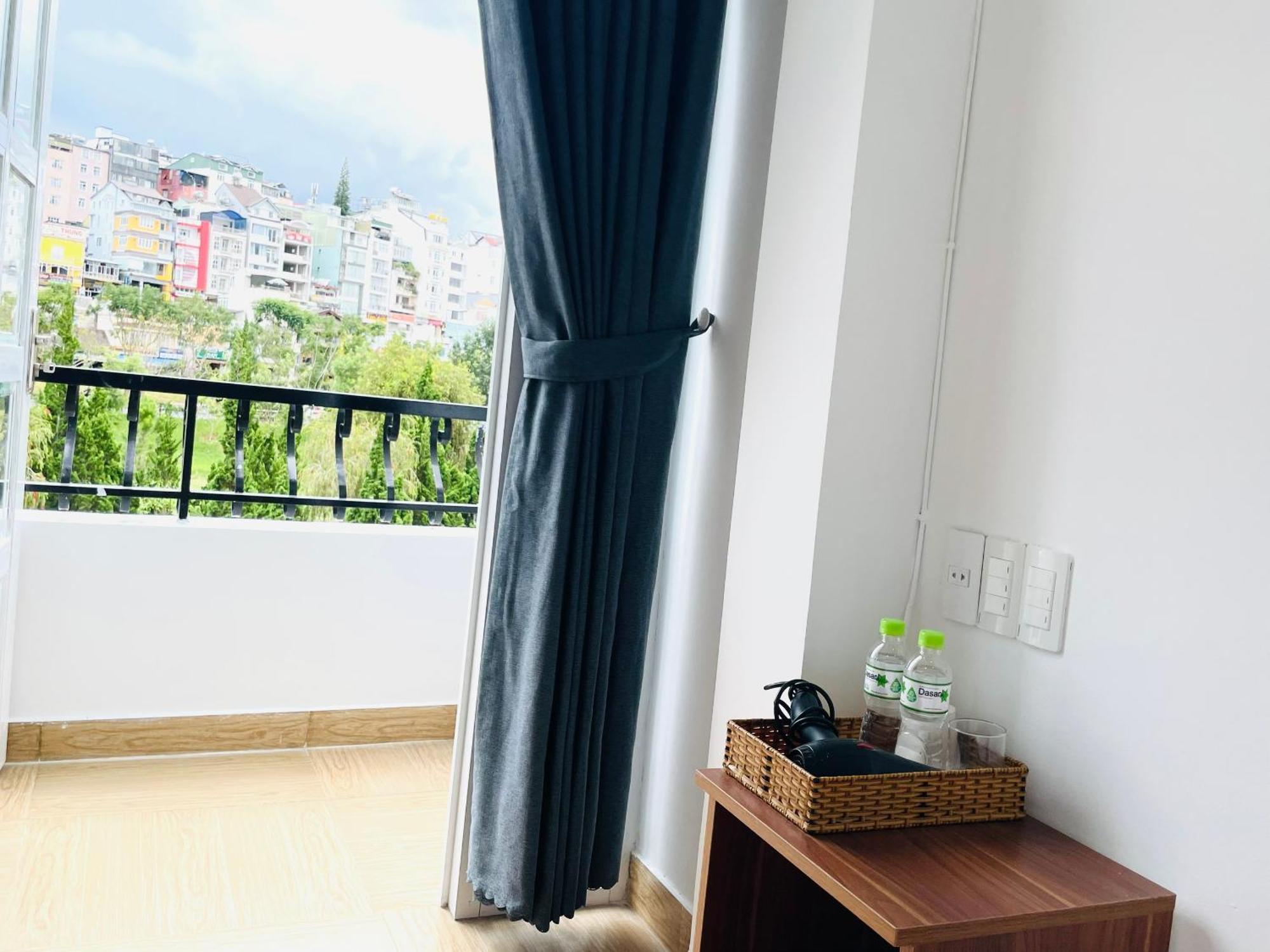 Phuong Vy Hotel Da Lat Exterior photo